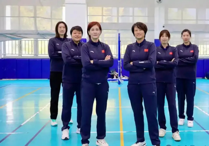 开云官方直播-底蕴拉满！上海女排后备军团太能打，三代梯队剑指全运四金满贯|杨舒茗|陈伊娜|青训|杨婕|球员_新浪体育_新浪新闻